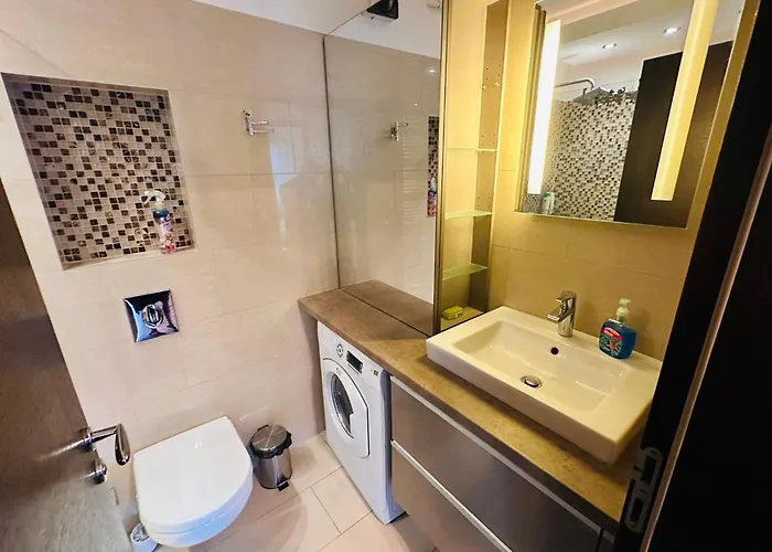 Apartament B13 *
